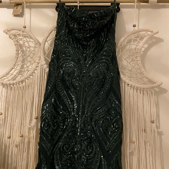 Forest green sequin bodycon mini dress - Picture 2 of 3